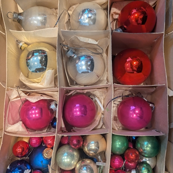 Vintage Christmas Tree Ornaments Set - Picture 8 of 11